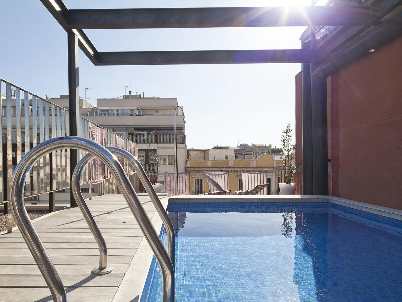 Arc Triomf Gaudi Pool - My Space Barcelona Aпартаменты