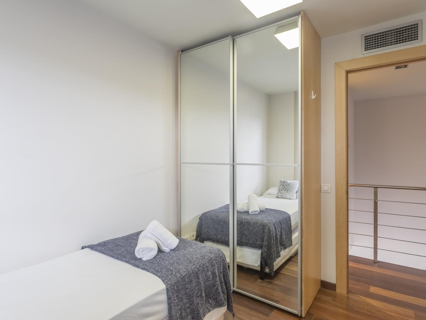 Apartment with Terrace and Pool near Park Güell - My Space Barcelona Aпартаменты