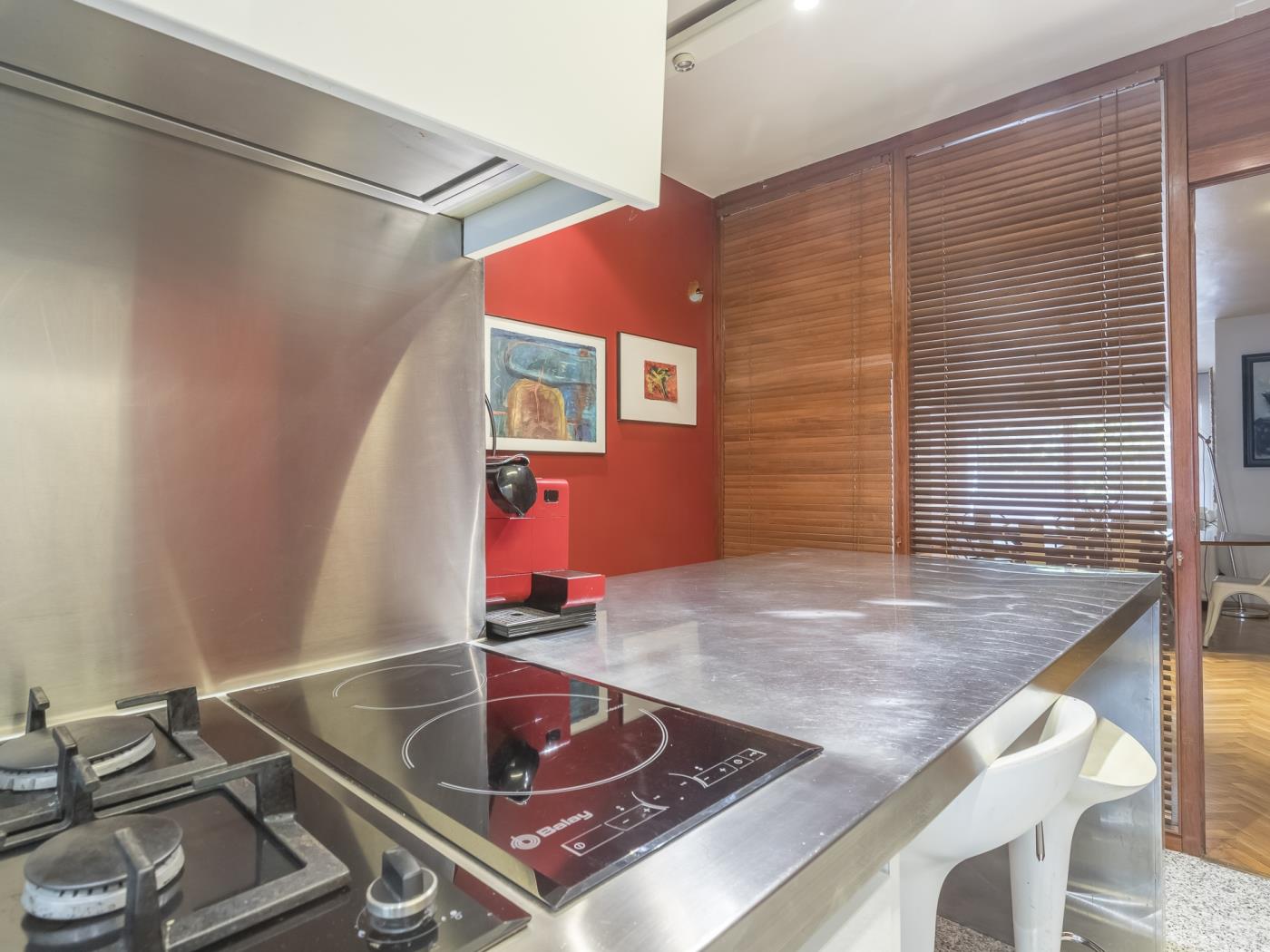 Classic executive Bonanova Apartment for 8 - My Space Barcelona Aпартаменты