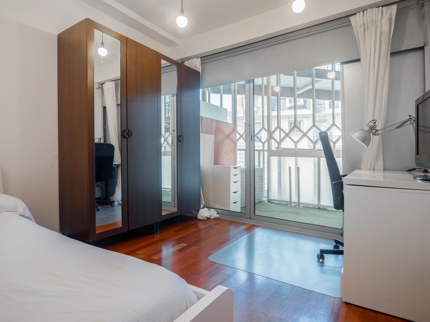 Прекрасная и светлая квартира в Грасии для семей и руководителей на 5 человек - My Space Barcelona Aпартаменты