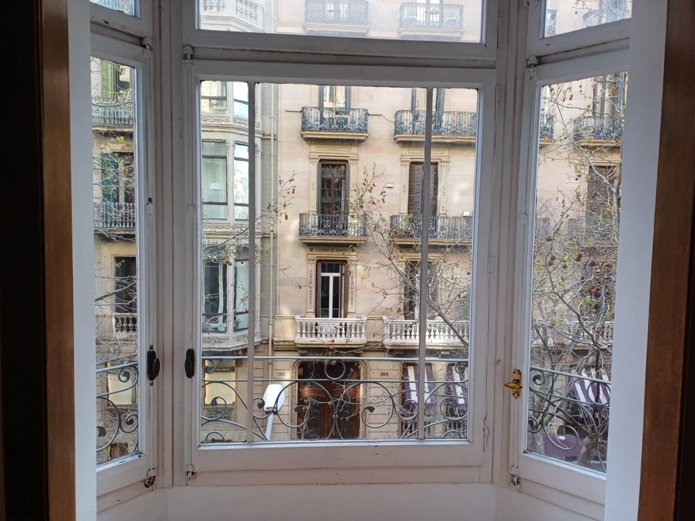 Очаровательная квартира рядом с центром Пасео де Грасиа - My Space Barcelona Aпартаменты
